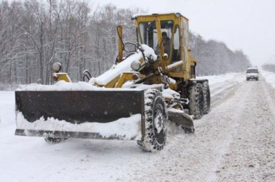 В городском округе город Мантурово ведётся уборка дорог от снега