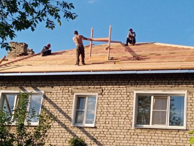 Пора ремонтов: Капитально ремонтируют крыши и внутридомовые инженерные сети