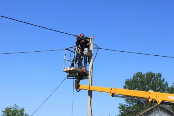 Электроснабжение в Мантуровском районе до сих пор не восстановлено