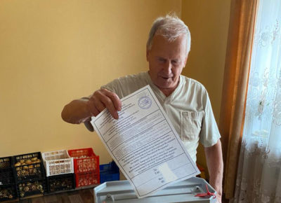 Голосование на референдумах проходит и в Мантурове